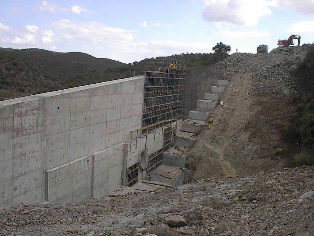 Entorno Obras y Servicios, S.L. carreteras 12