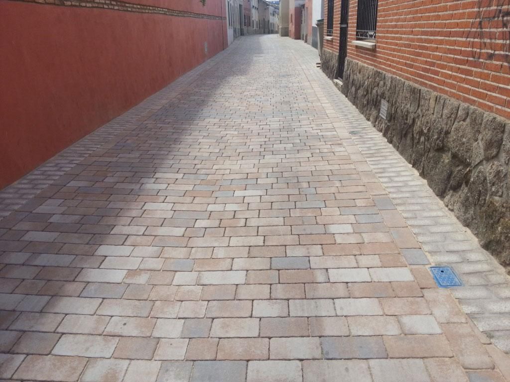 Entorno Obras y Servicios, S.L. Urbanizaciones 7