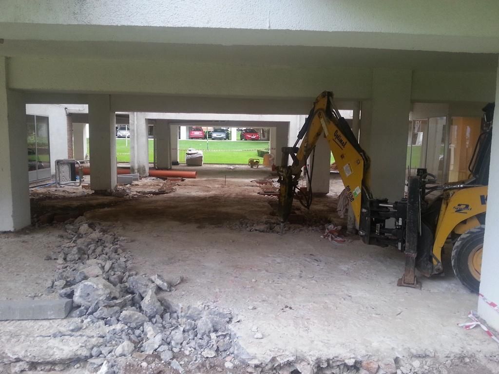 Entorno Obras y Servicios, S.L. Fabricación y extendido m. asfálticas 8