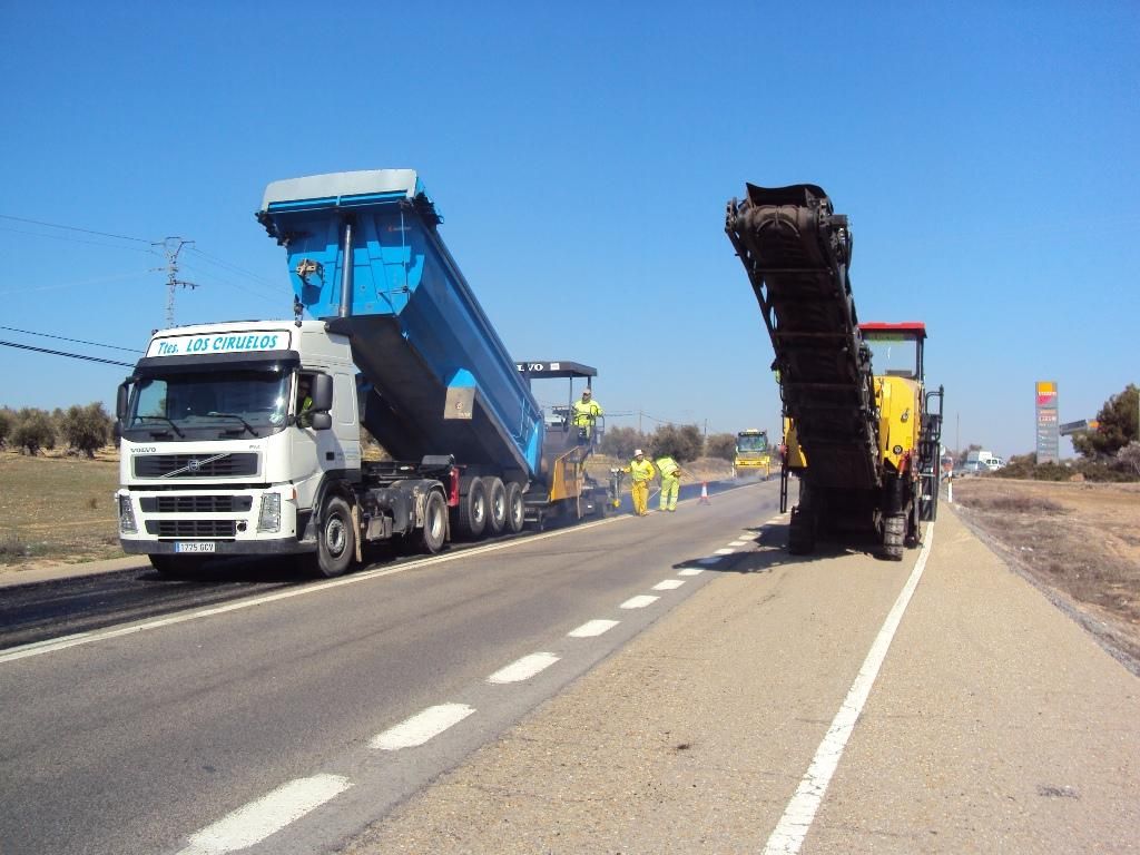 Entorno Obras y Servicios, S.L. Fabricación y extendido m. asfálticas 4